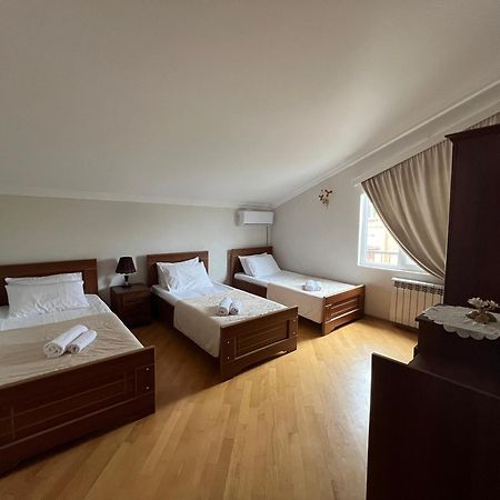 Guesthouse Emilya Кутаиси Екстериор снимка