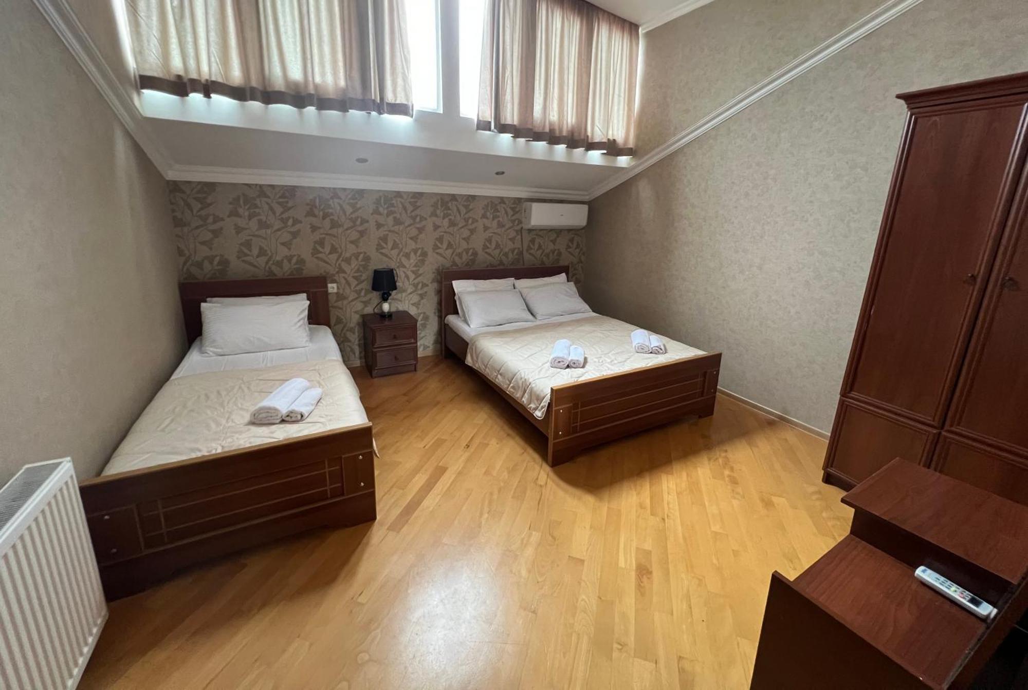 Guesthouse Emilya Кутаиси Екстериор снимка