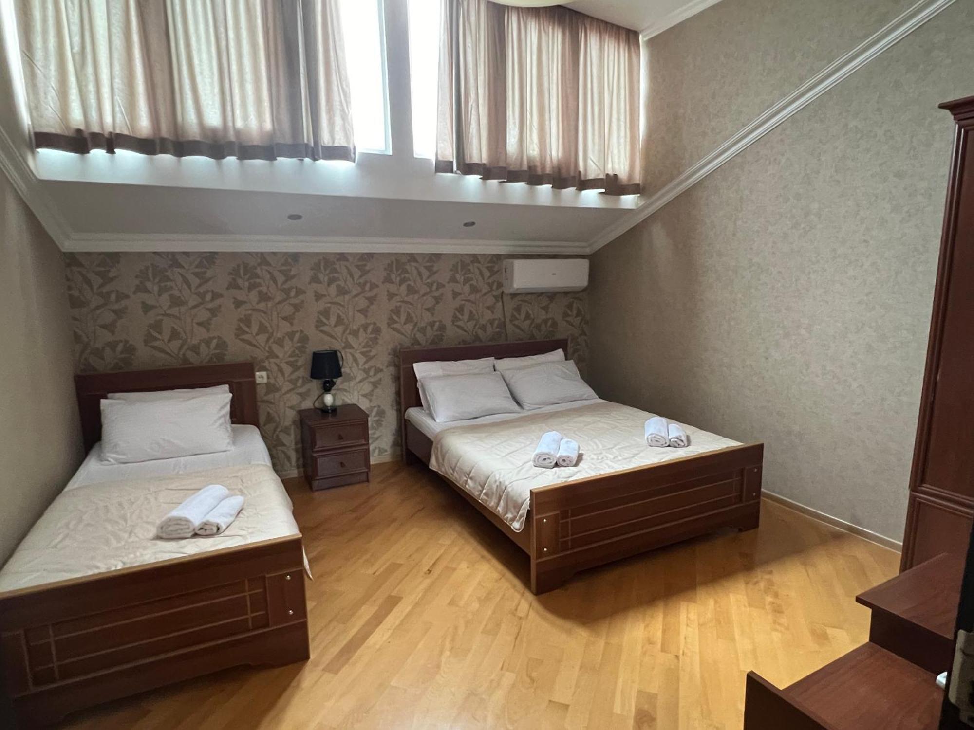 Guesthouse Emilya Кутаиси Екстериор снимка